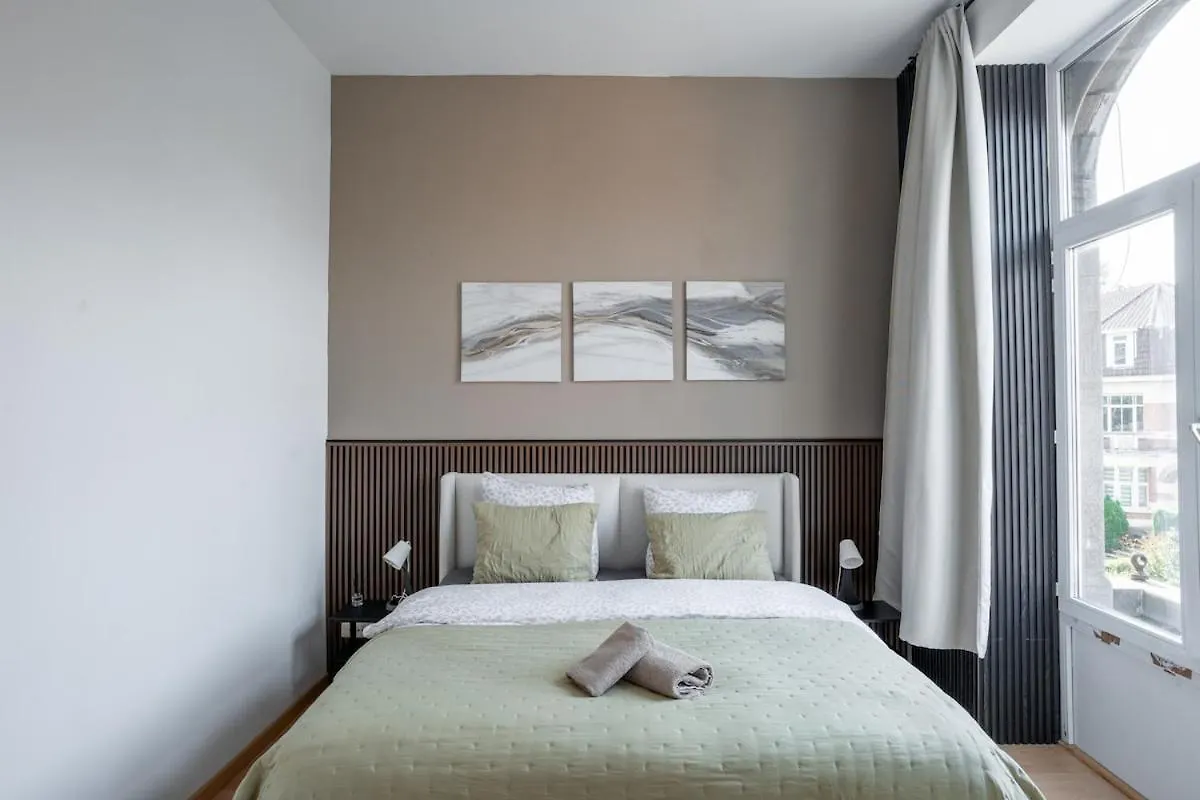 Cozy And Luxurious Apartment In Brussels, Laeken